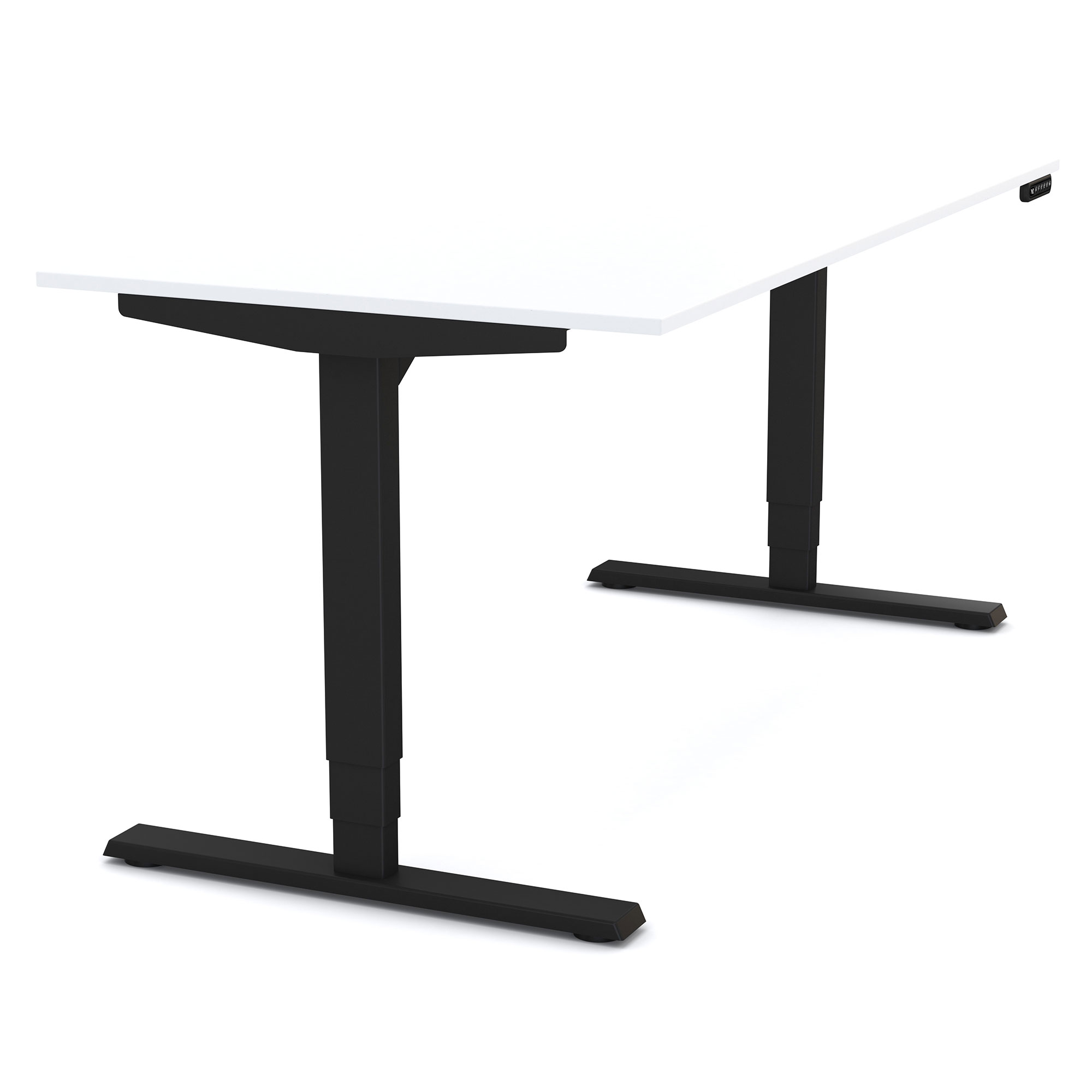 Elektrisch höhenverstellbarer Schreibtisch mit weißer Platte und schwarzem Gestell.