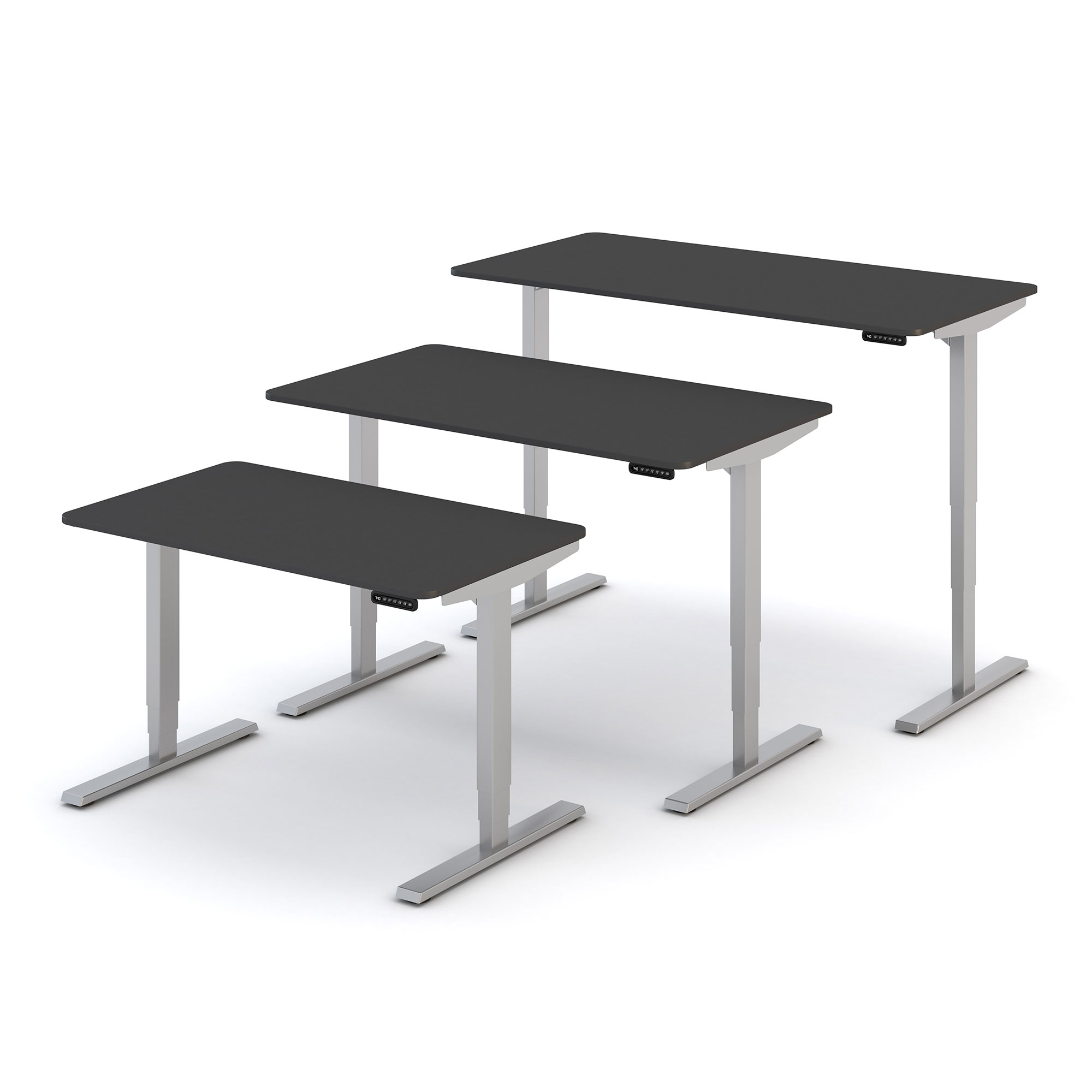 Drei elektrisch höhenverstellbare Schreibtische in unterschiedlichen Höhen nebeneinander.