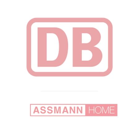 Rosa DB-Logo mit darunter stehendem ASSMANN HOME-Schriftzug auf weißem Hintergrund